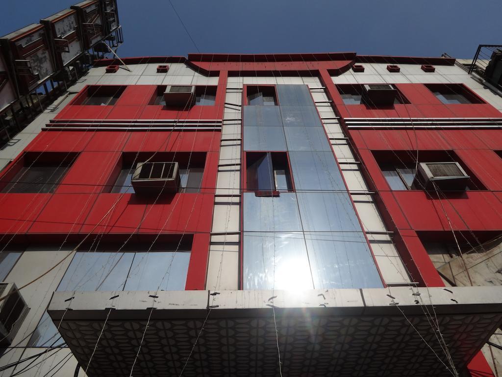Hotel Milan Deluxe New Delhi Exterior photo